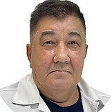 Врач Дюсюбаев Анатолий Александрович