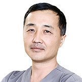Врач Угай Андрей Георгиевич