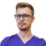 Врач Зверев Глеб Михайлович